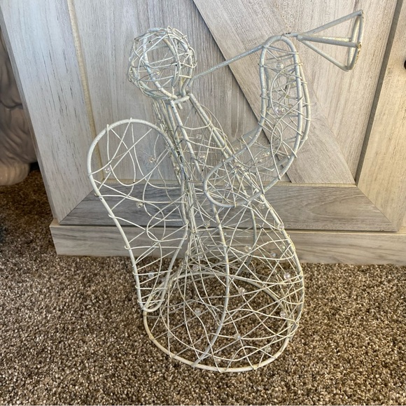 White Christmas Angel with Horn Wire Sculpture, Handmade Tree Topper - Picture 2 of 10